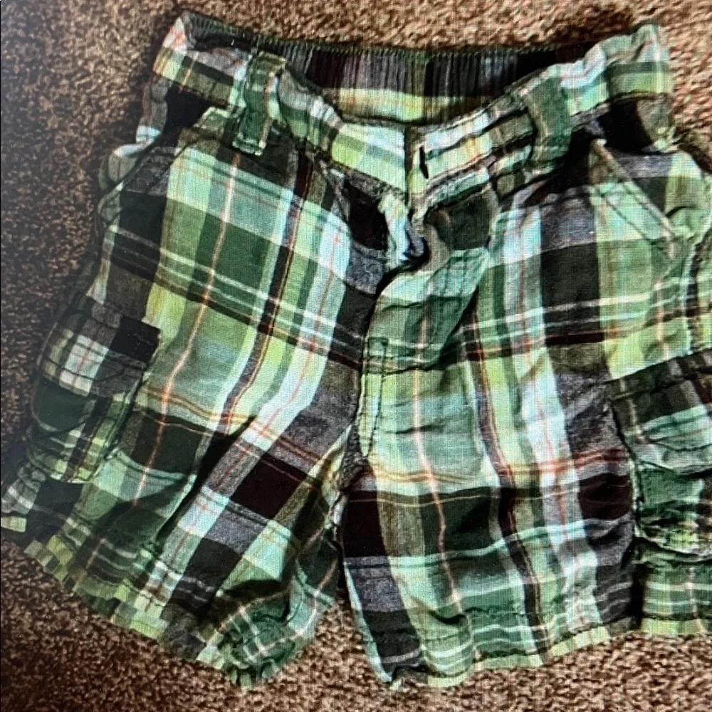 Baby Gap plaid shorts 6-12M